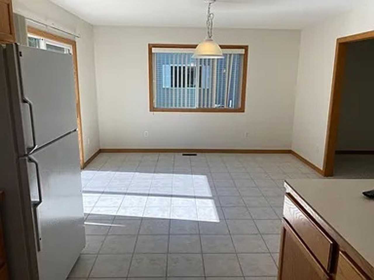 6204 Elliott Ct - Photo 2 of 16