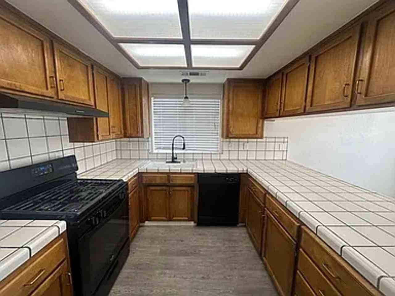1412 E Prospect Ave - Photo 2 of 14