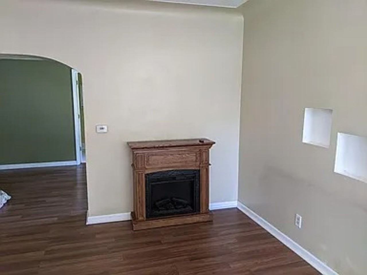 641 N Putnam St - Photo 3 of 9