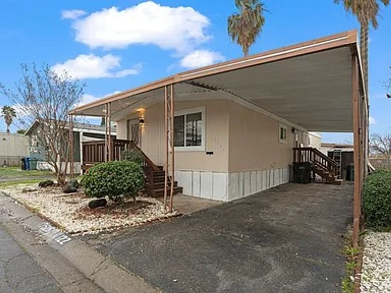 7526 Costa Mesa Cir - Photo 2 of 12