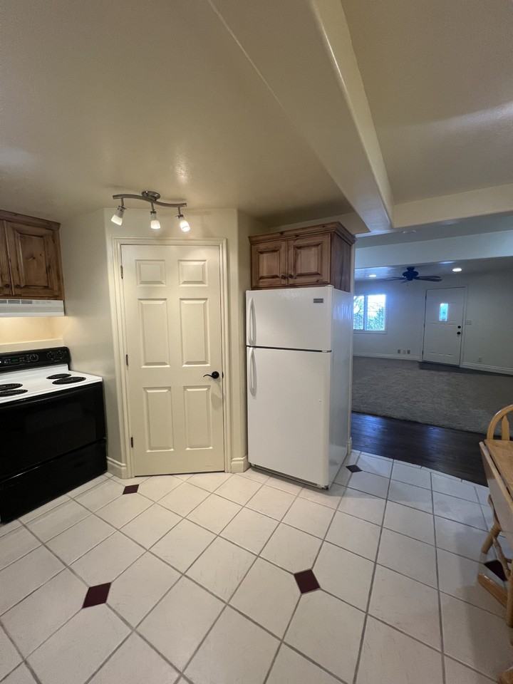 1002 Hillside Dr #NA - Photo 3 of 31