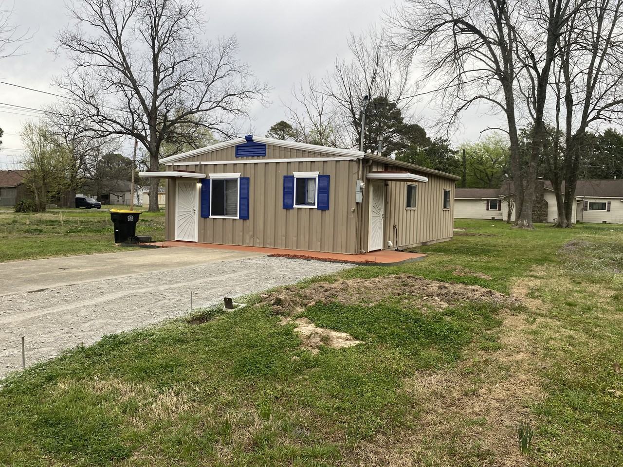 513 Southwest 3rd Street - Photo 2 of 19