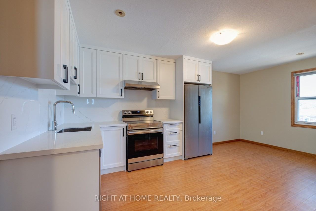 952 Coxwell Avenue #2nd Floor - Photo 3 of 14