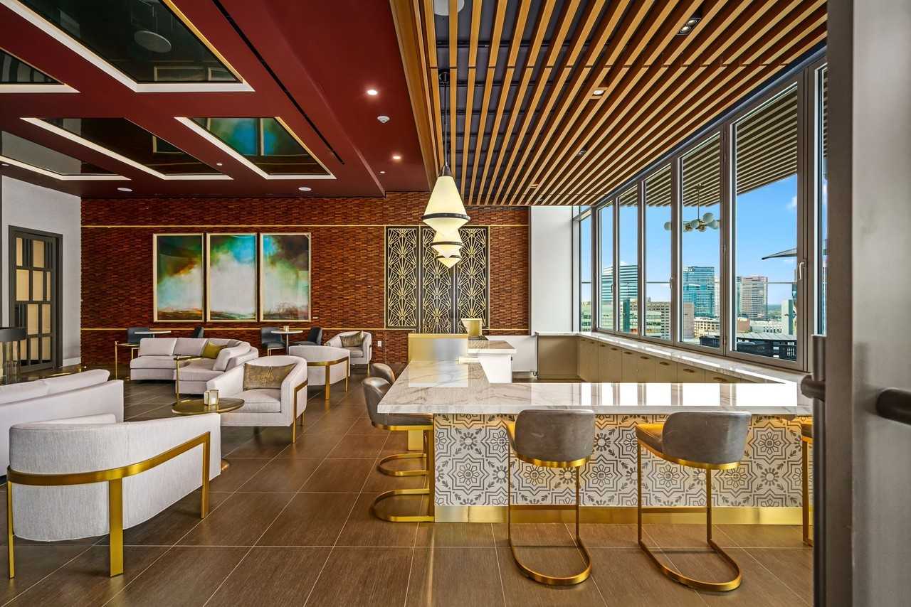 Crimson - Photo 4 of 25