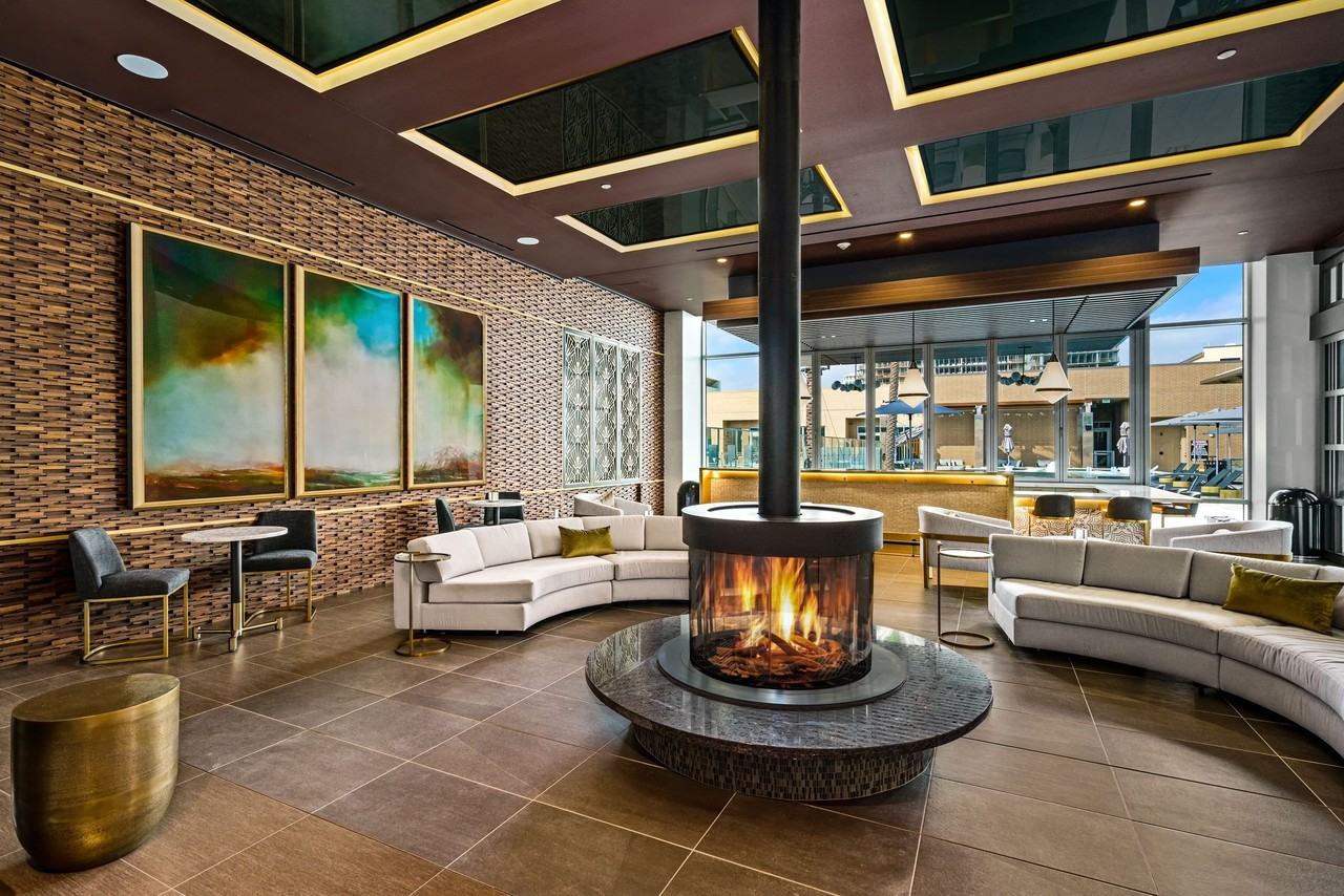 Crimson - Photo 5 of 25