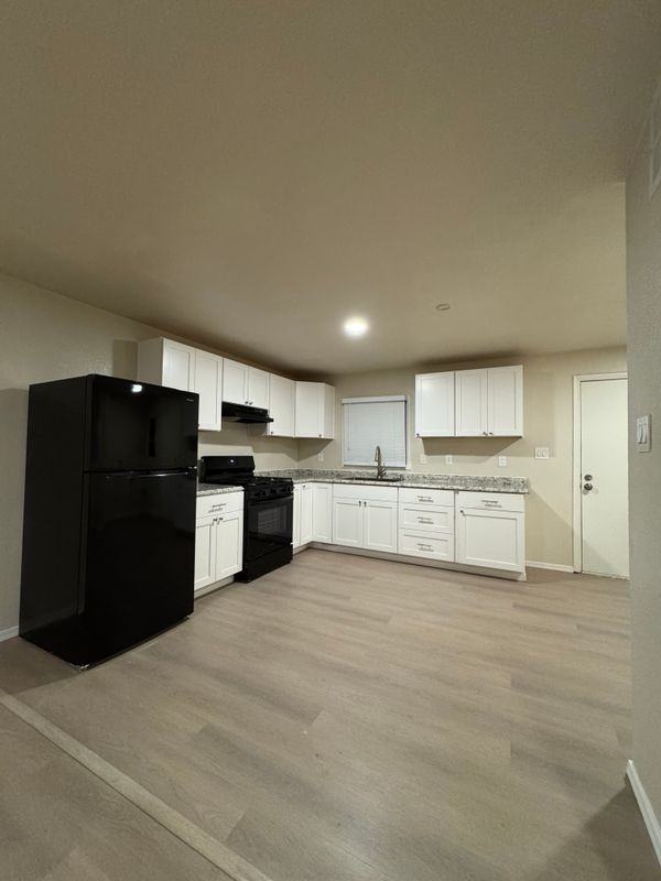 103 W Kelso St - Photo 2 of 7