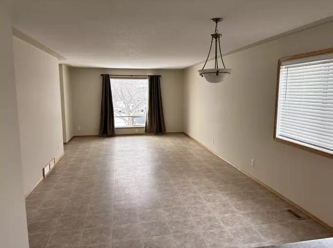 83 Doherty Close - Photo 3 of 8