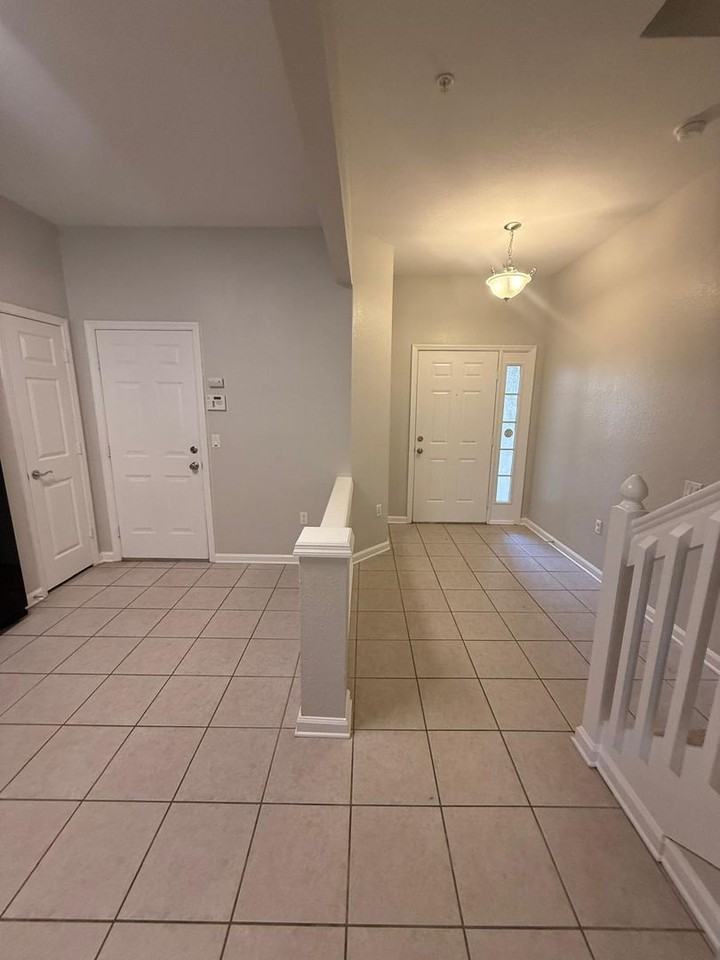 7054 Cadiz Blvd - Photo 3 of 35