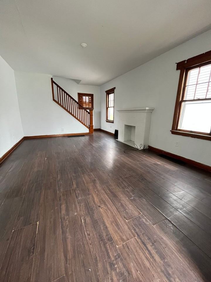 212 N Forest Ave - Photo 3 of 19