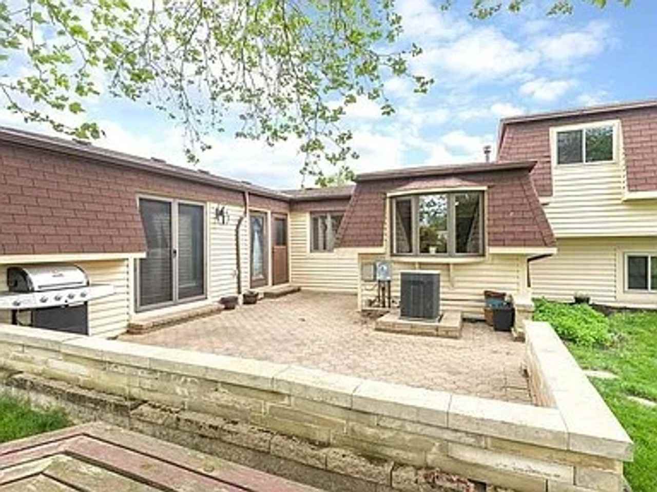 1617 Slade Ave - Photo 2 of 26