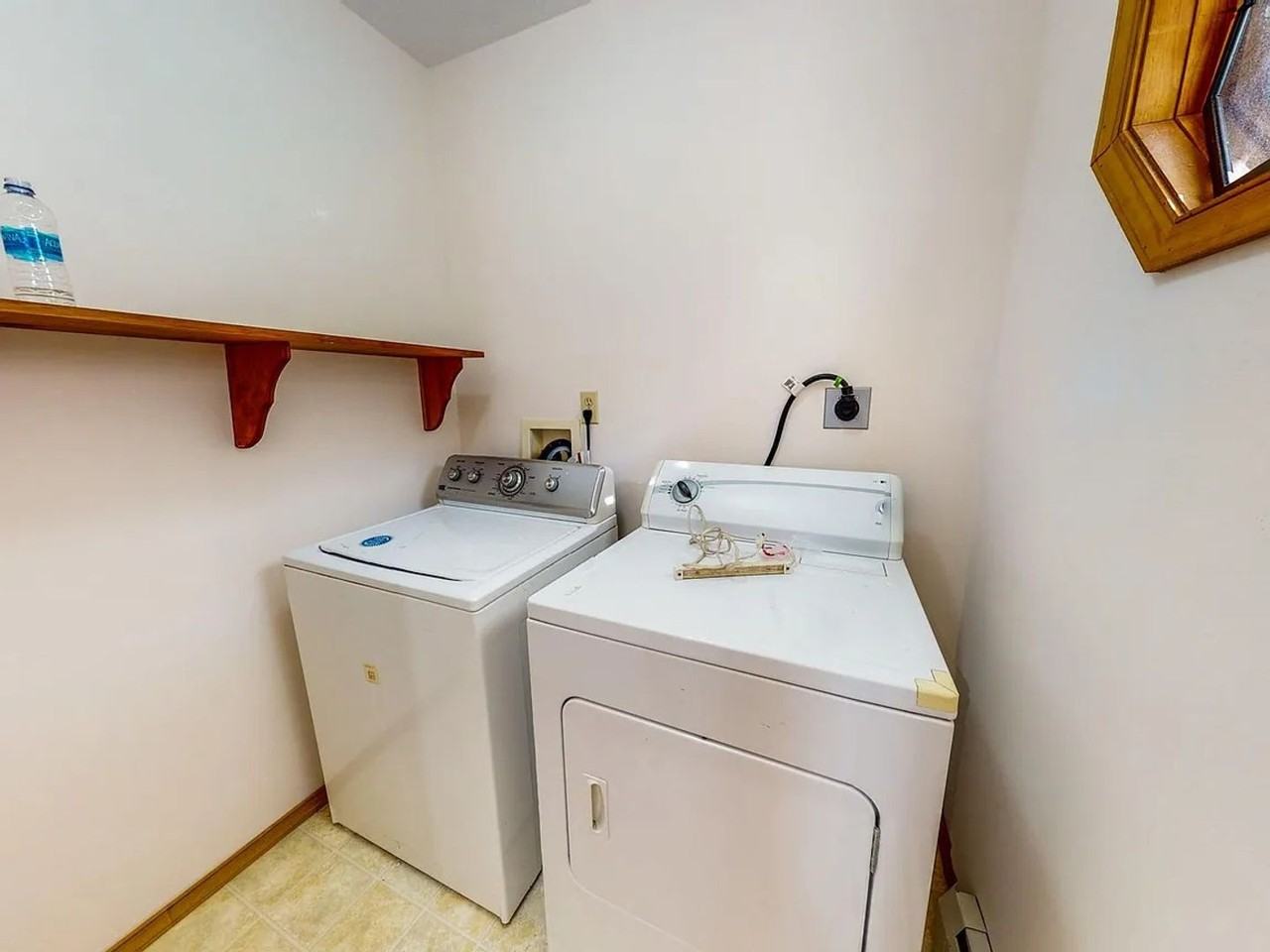 133 Summerton Cir - Photo 2 of 16