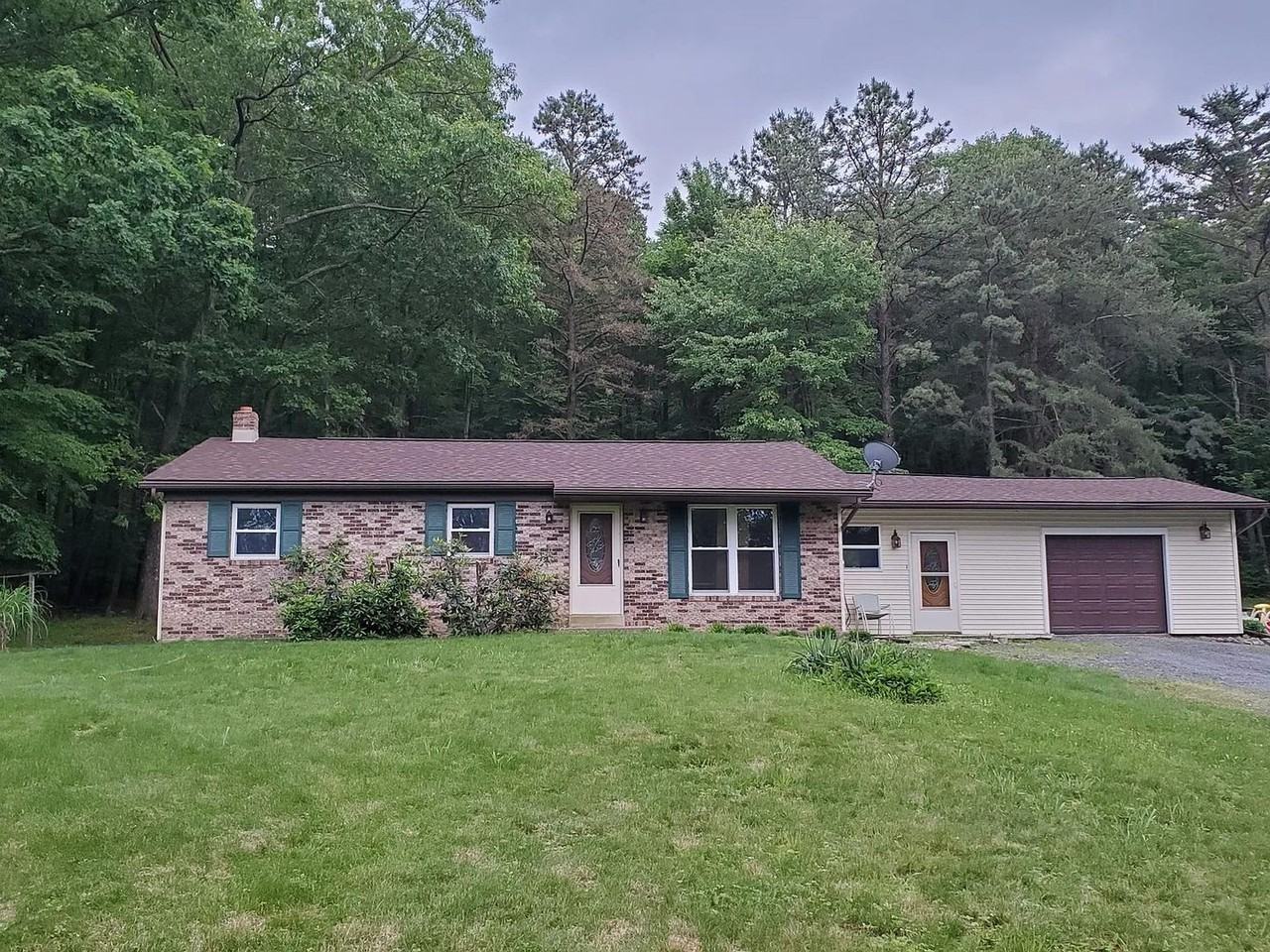 275 Montgomery Rd - Photo 2 of 4