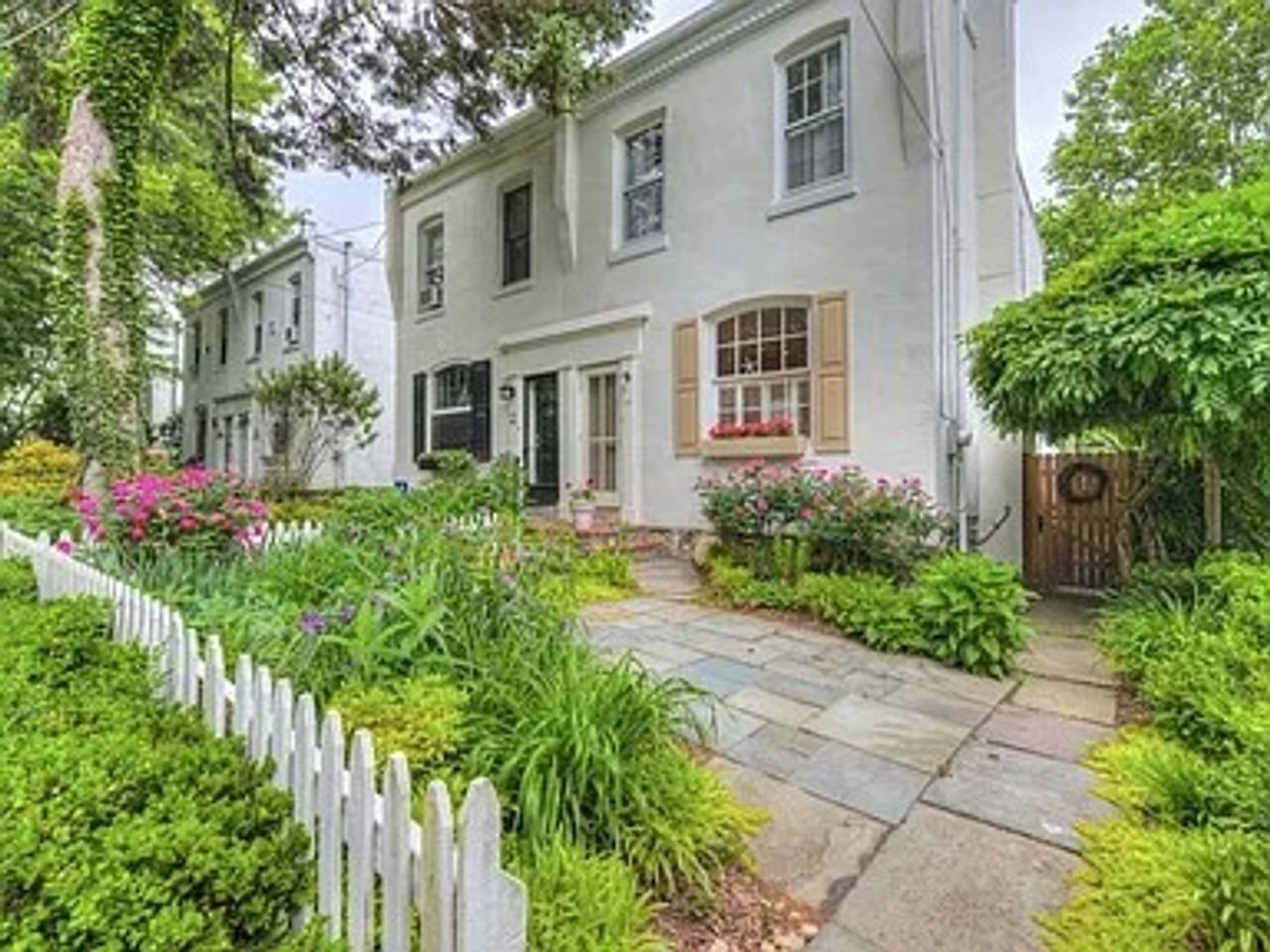 134 W Meade St - Photo 2 of 15