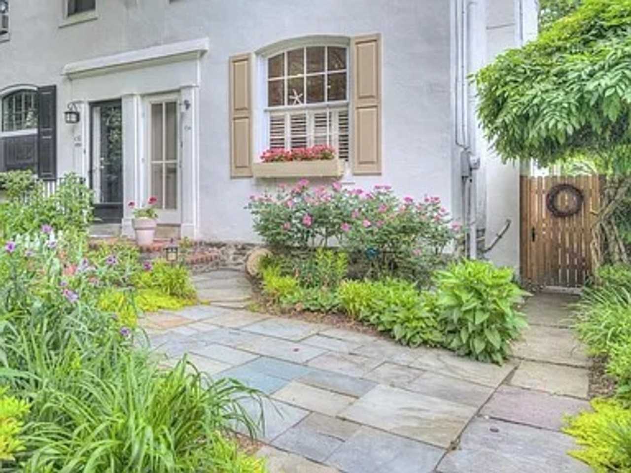 134 W Meade St - Photo 3 of 15