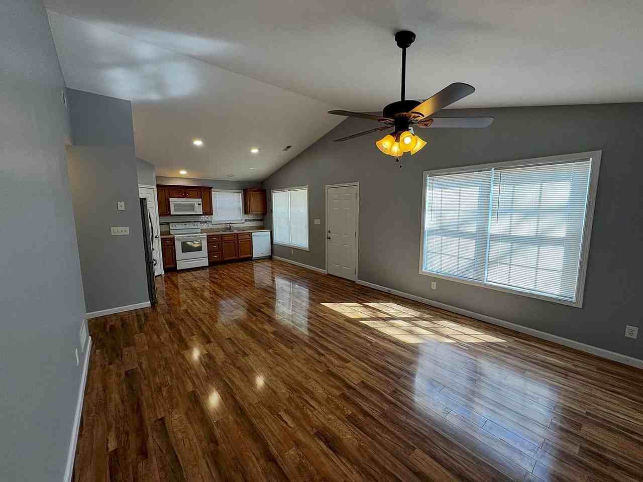 1103 N 11th St - Photo 2 of 23