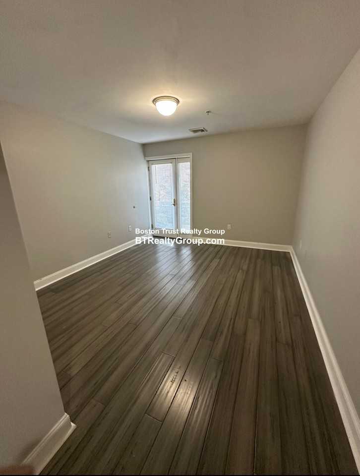 25 Alpine St #1 - Photo 2 of 7