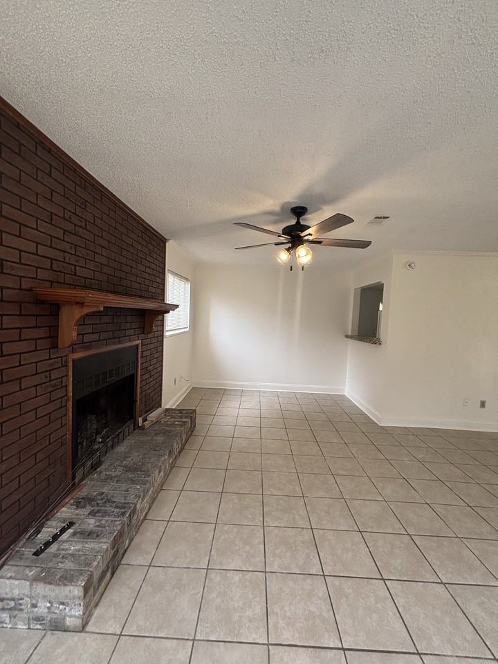 510 Magnolia St - Photo 3 of 14