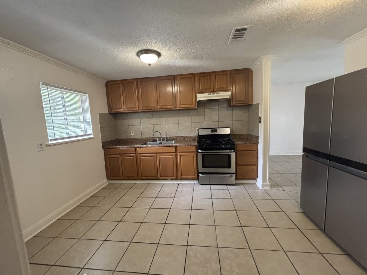 510 Magnolia St - Photo 5 of 14