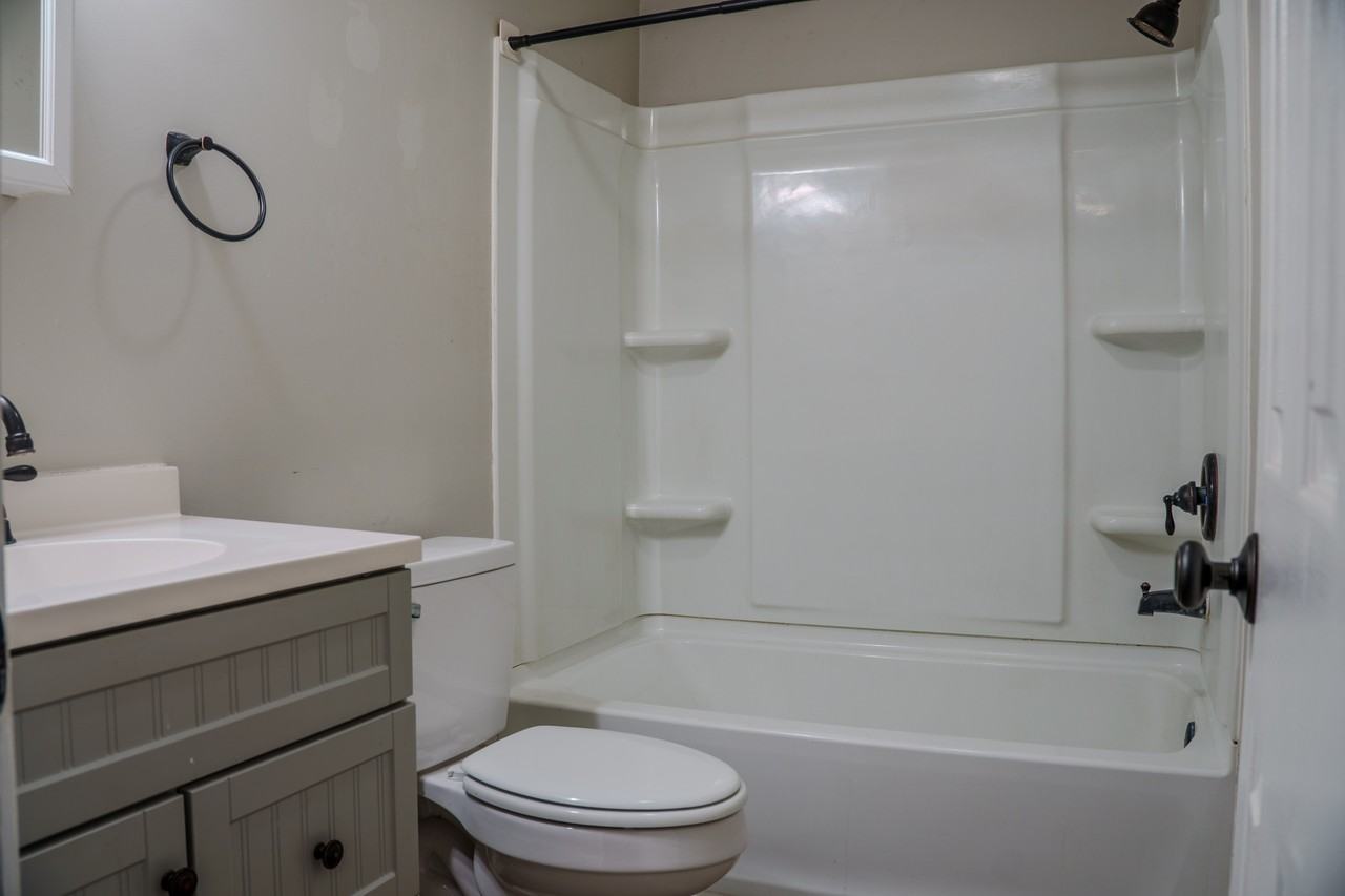 606 South College Avenue - Photo 5 of 6