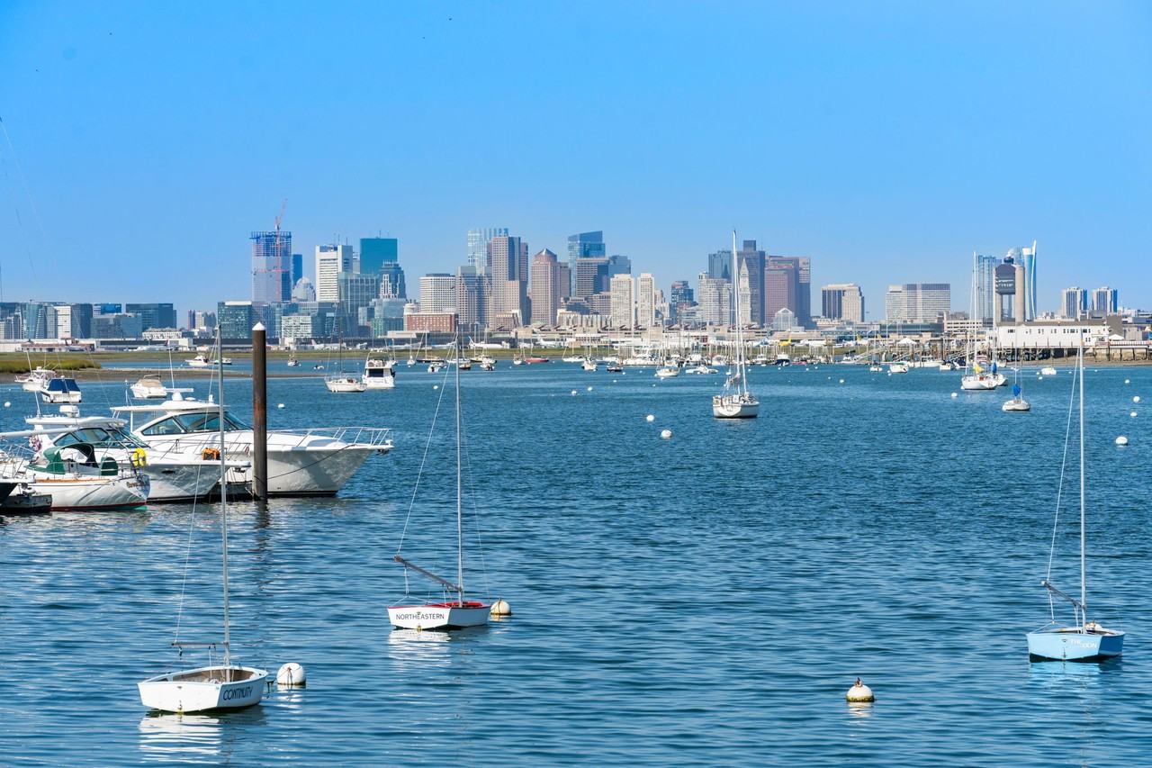 585 Shirley Street - Photo 2 of 14