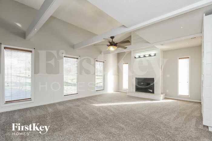 5707 N Amoret Ave - Photo 3 of 15