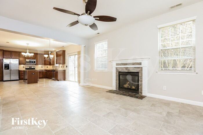 63 Sugarfield Ln - Photo 2 of 18