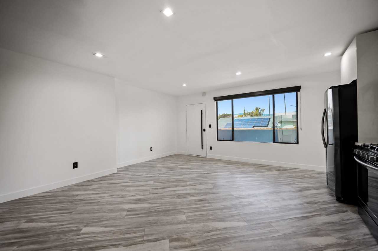 955 North Oxford Avenue #5 - Photo 5 of 29