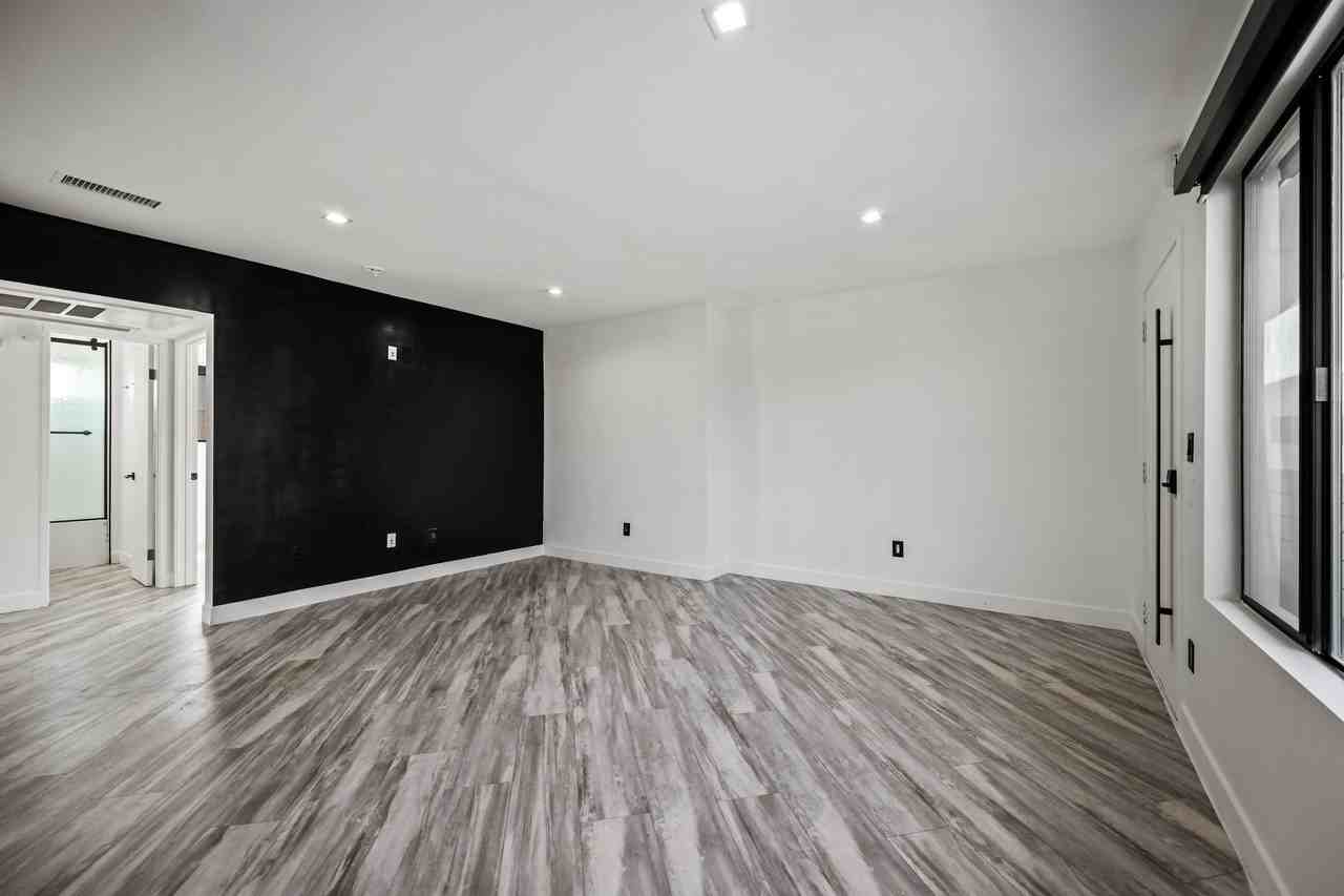 955 North Oxford Avenue #5 - Photo 6 of 29