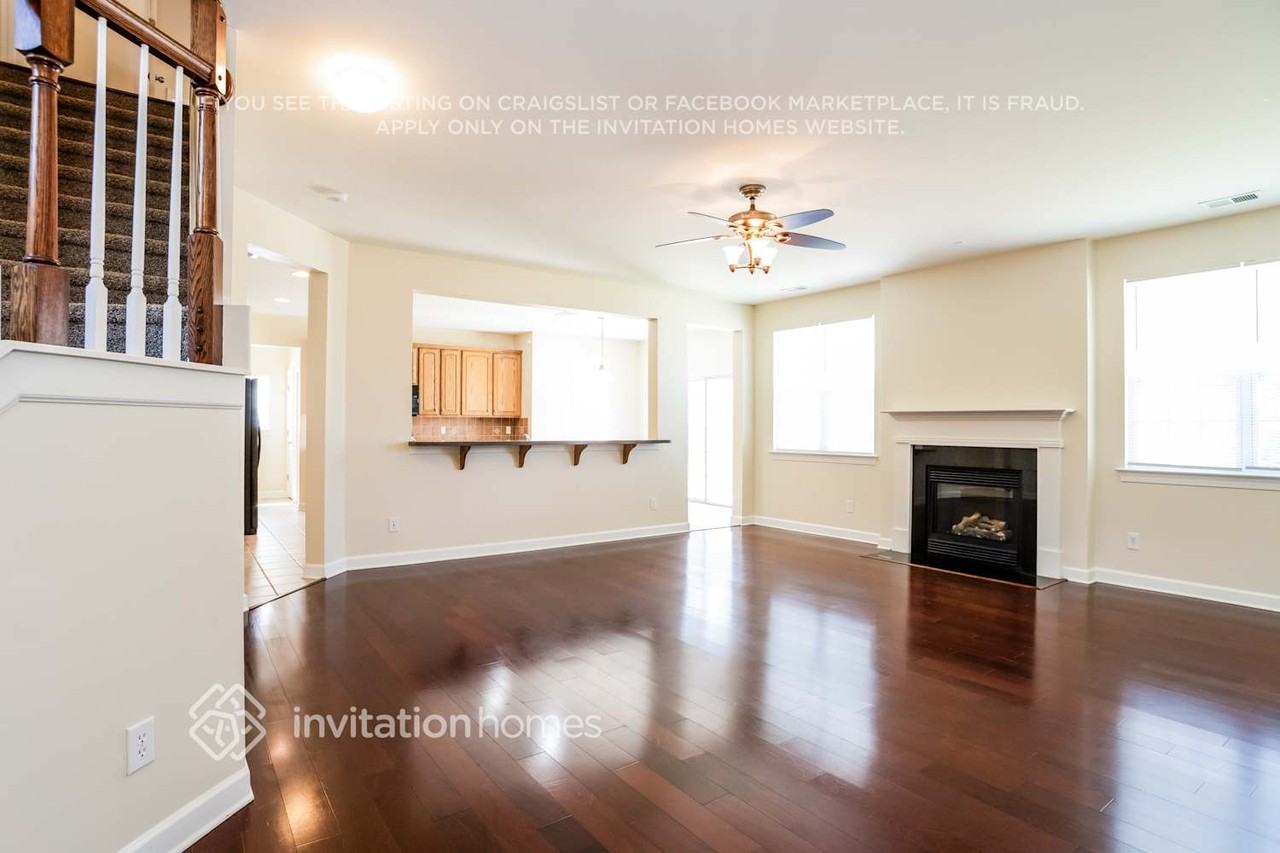 404 Springwood Dr - Photo 5 of 18