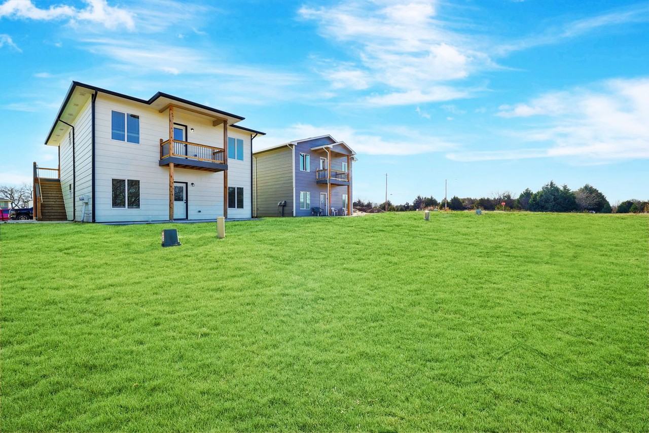 5402 N Gray Dr - Photo 2 of 13