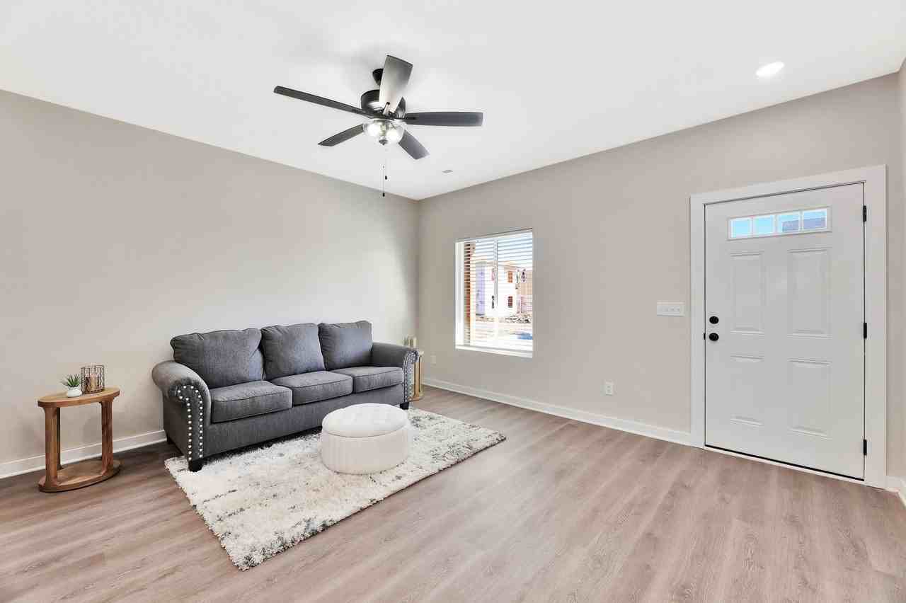 5434 N Gray Dr - Photo 3 of 13