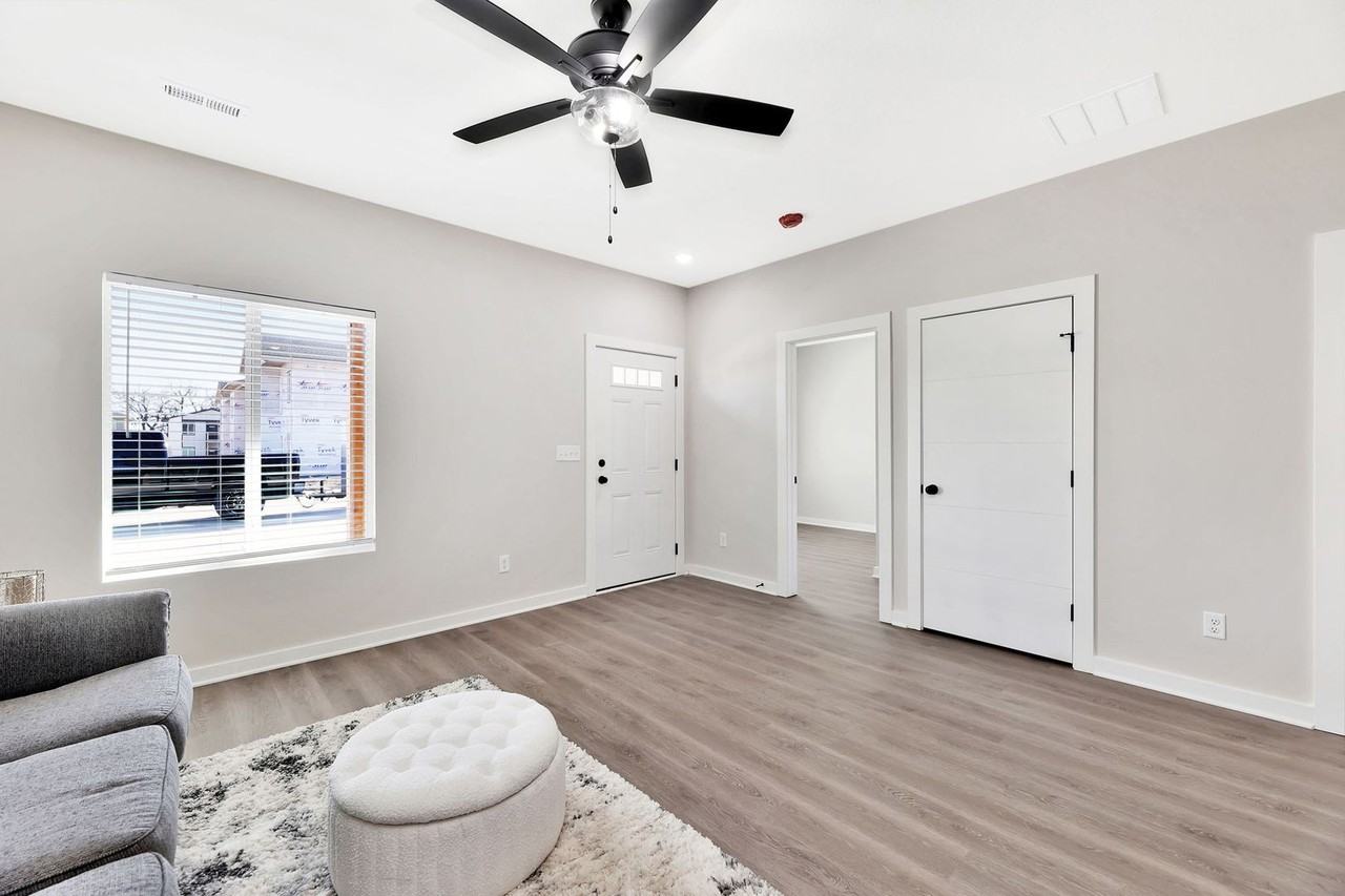 5434 N Gray Dr - Photo 5 of 13