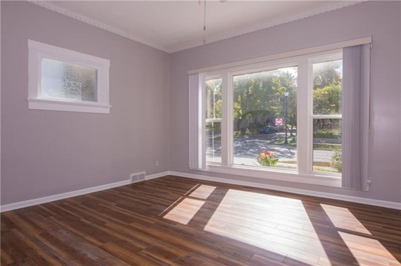 690 E Jefferson St - Photo 3 of 5