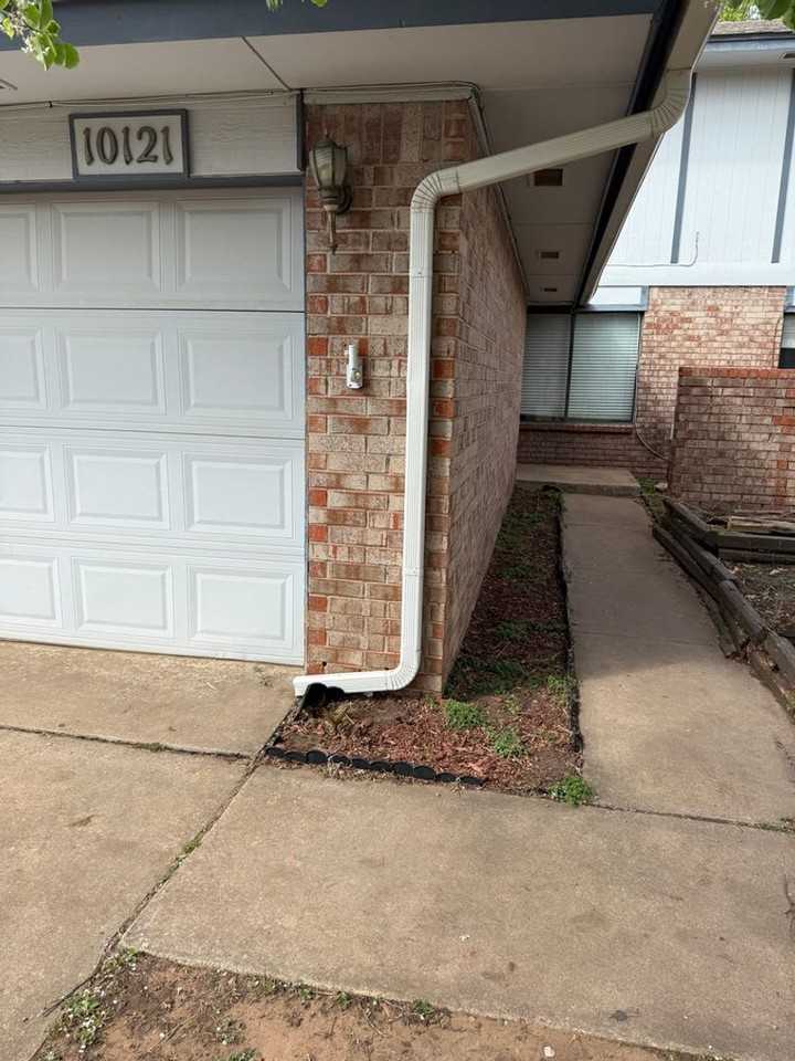 10121 Birkenhead Ct - Photo 2 of 28