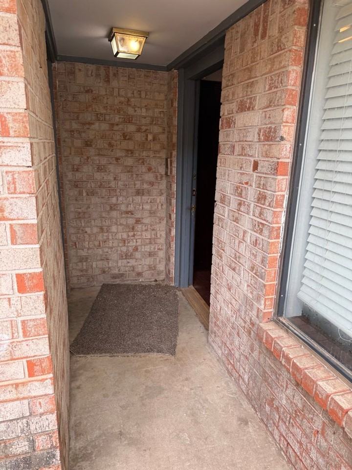 10121 Birkenhead Ct - Photo 3 of 28