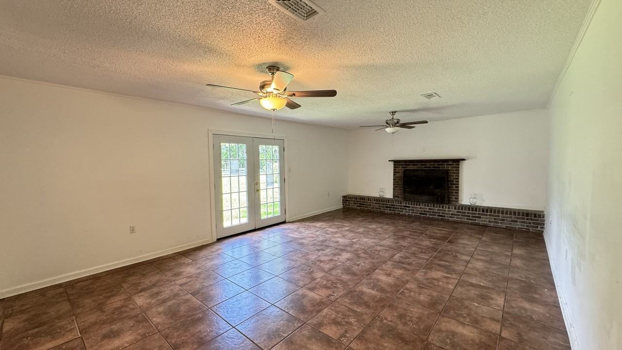 3708 Shane Dr - Photo 3 of 18