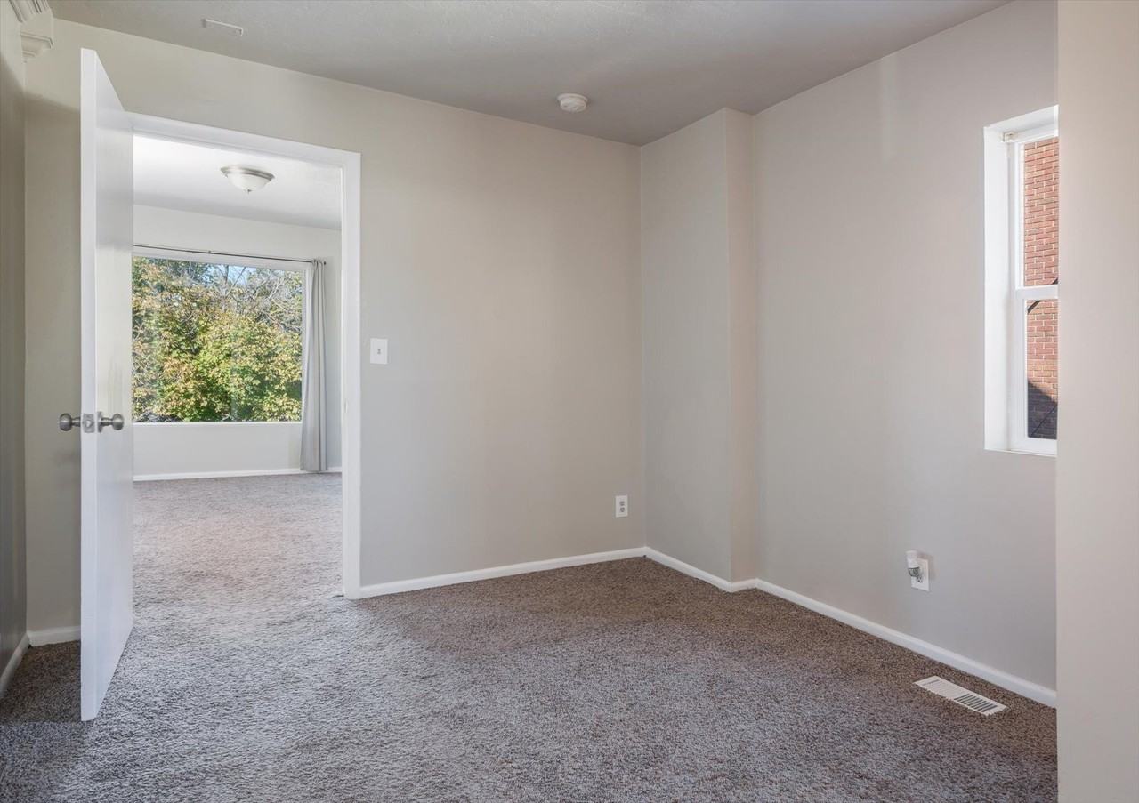 2318 Jefferson Ave #2 - Photo 6 of 13