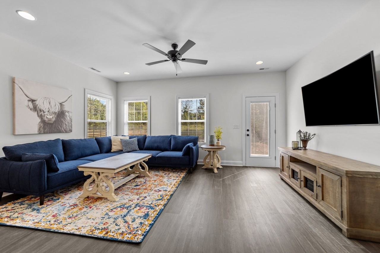 816 Crown Point Dr - Photo 6 of 50