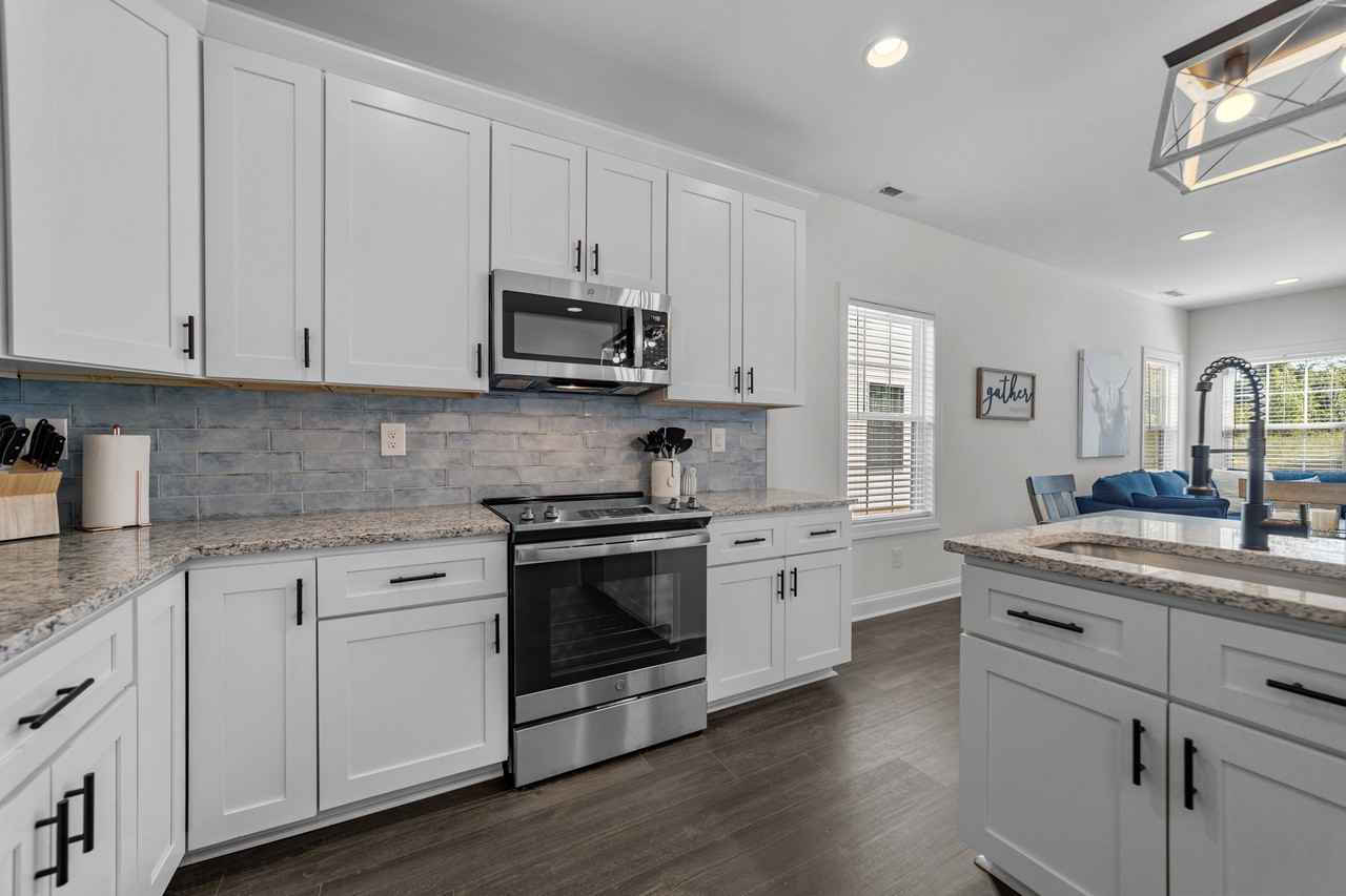 816 Crown Point Dr - Photo 5 of 50