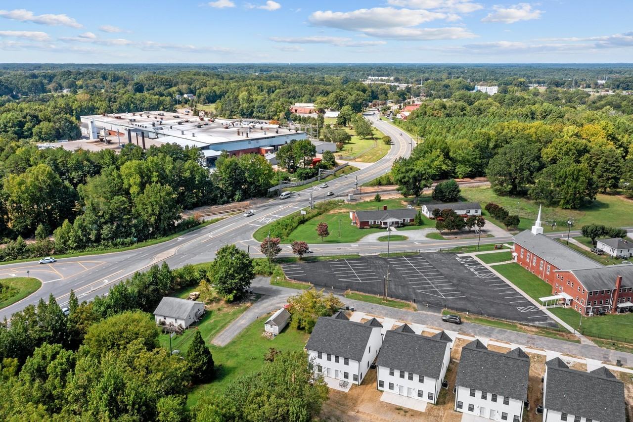 816 Crown Point Dr - Photo 3 of 50