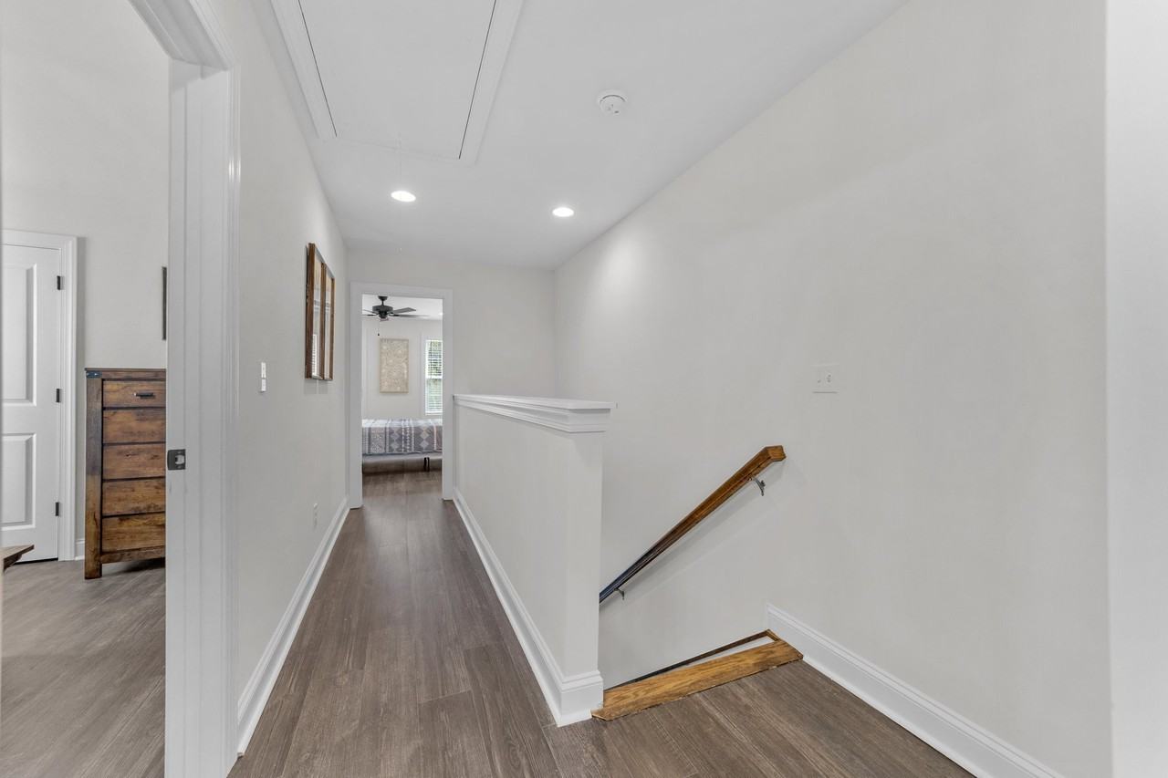 816 Crown Point Drive - Photo 4 of 50