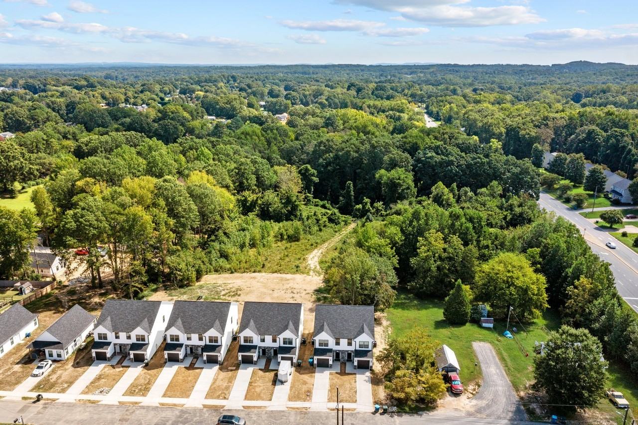 816 Crown Point Dr - Photo 7 of 50