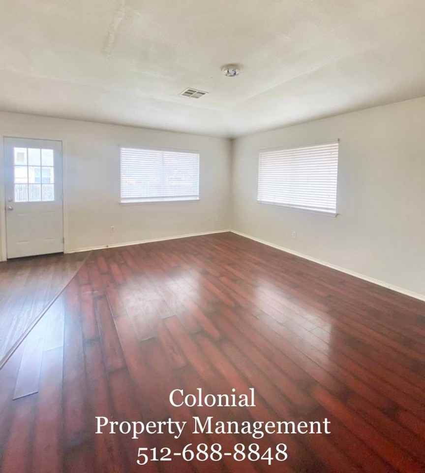 1501 Darjeeling Drive - Photo 4 of 16