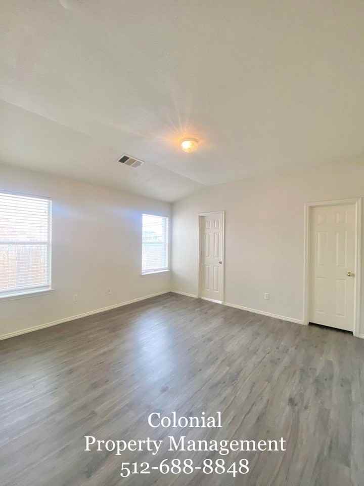 1501 Darjeeling Drive - Photo 7 of 16