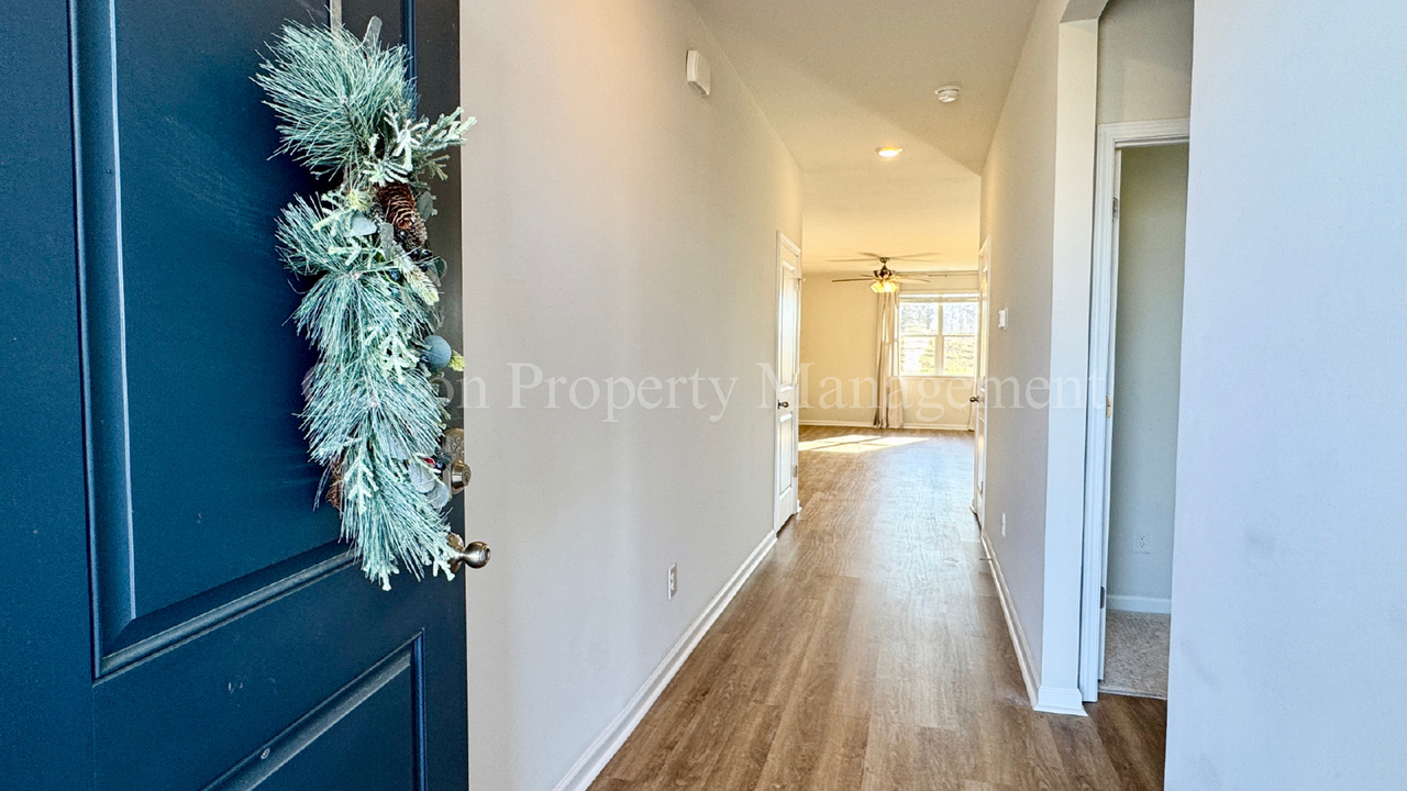 441 Tributary Cir - Photo 4 of 38