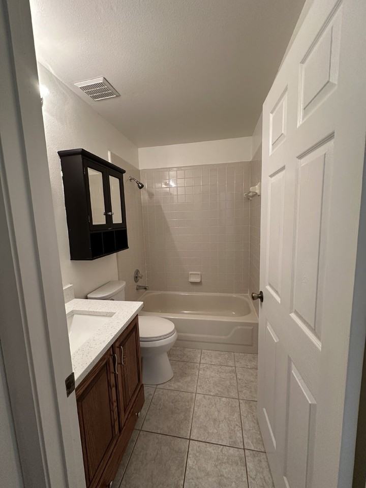 2430 King Oak Ct - Photo 7 of 14