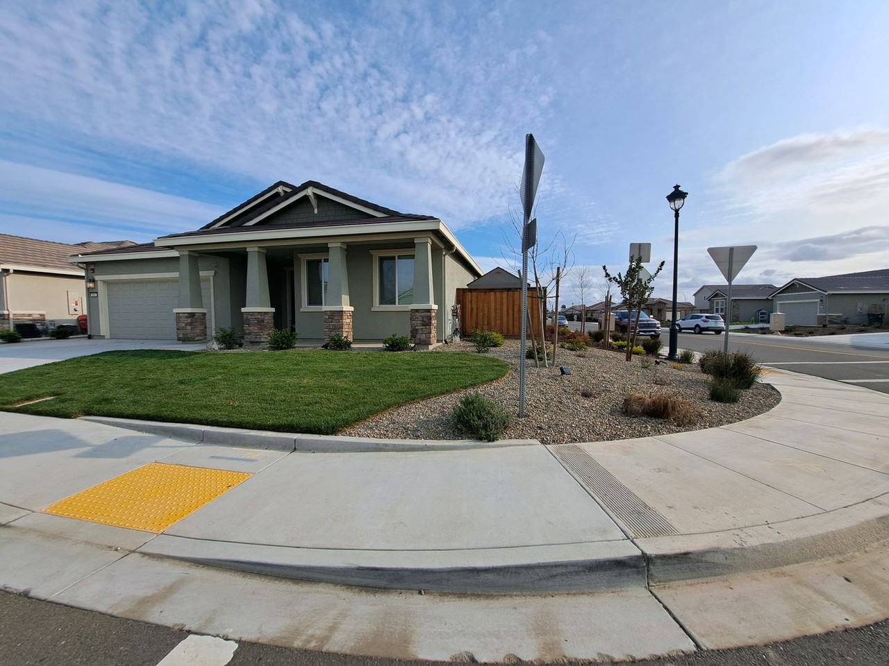 801 Billhook Dr - Photo 2 of 32