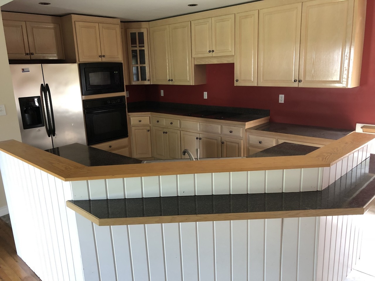 1711 Woodlawn Dr - Photo 3 of 12