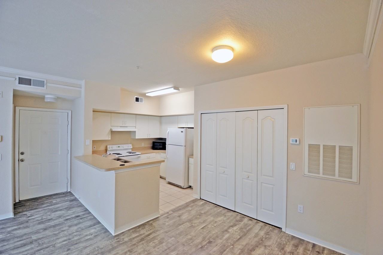 4142 Central Sarasota Pkwy - Photo 6 of 18