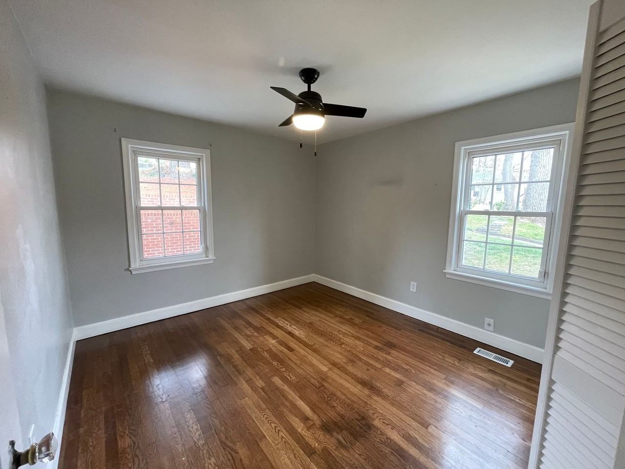 1254 Catawba St - Photo 5 of 17